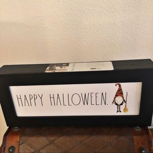 NWT Rae Dunn HAPPY HALLOWEEN with Gnome Sign